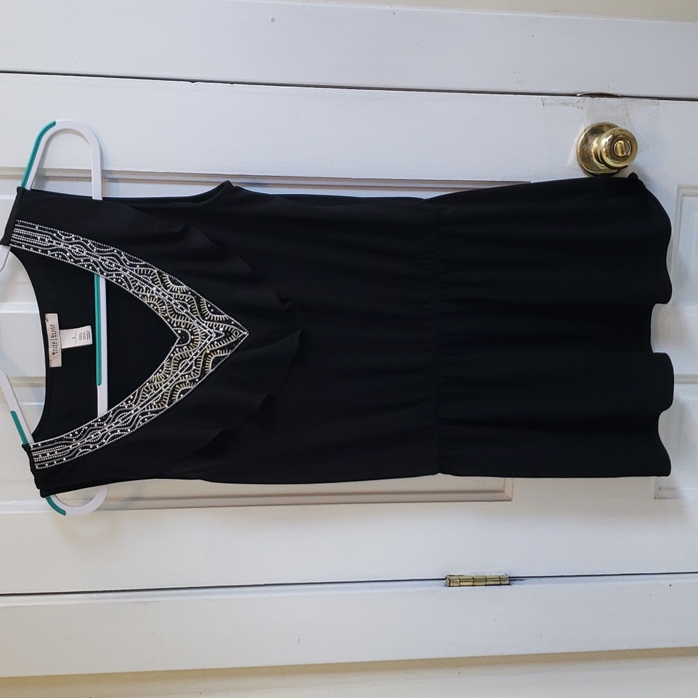 White House Black Market Sleeveless Metallic Embroidered V Neck Peplum Top